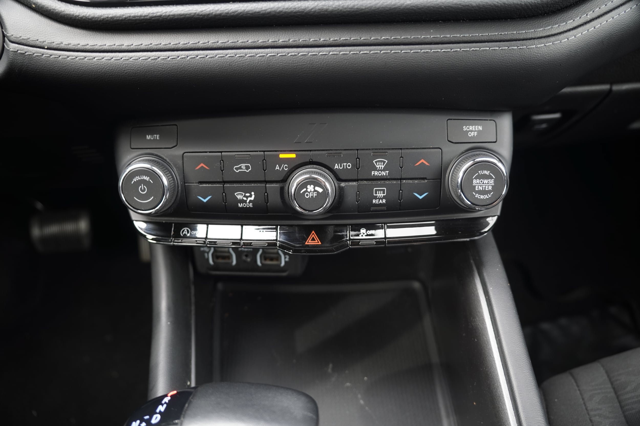 Used 2021 Dodge Durango SXT AWD/4WD image 28