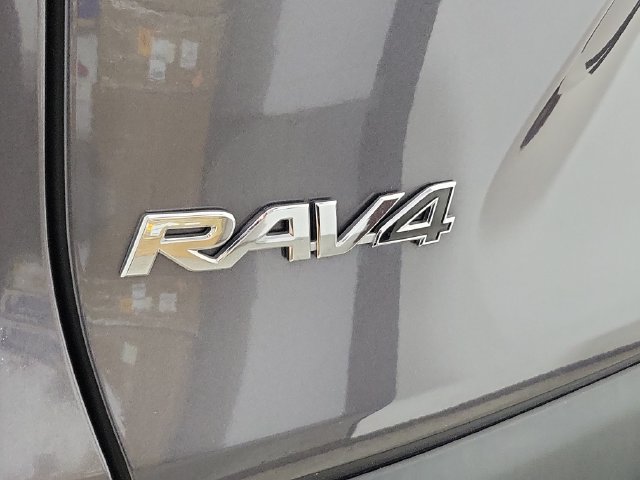 Used 2024 Toyota RAV4 XLE w/ Convenience Package FWD image 9