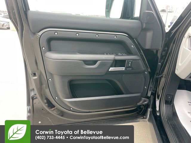 Used 2025 Land Rover Defender 110 S image 18