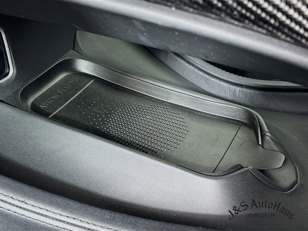 Used 2022 Aston Martin DBX image 15