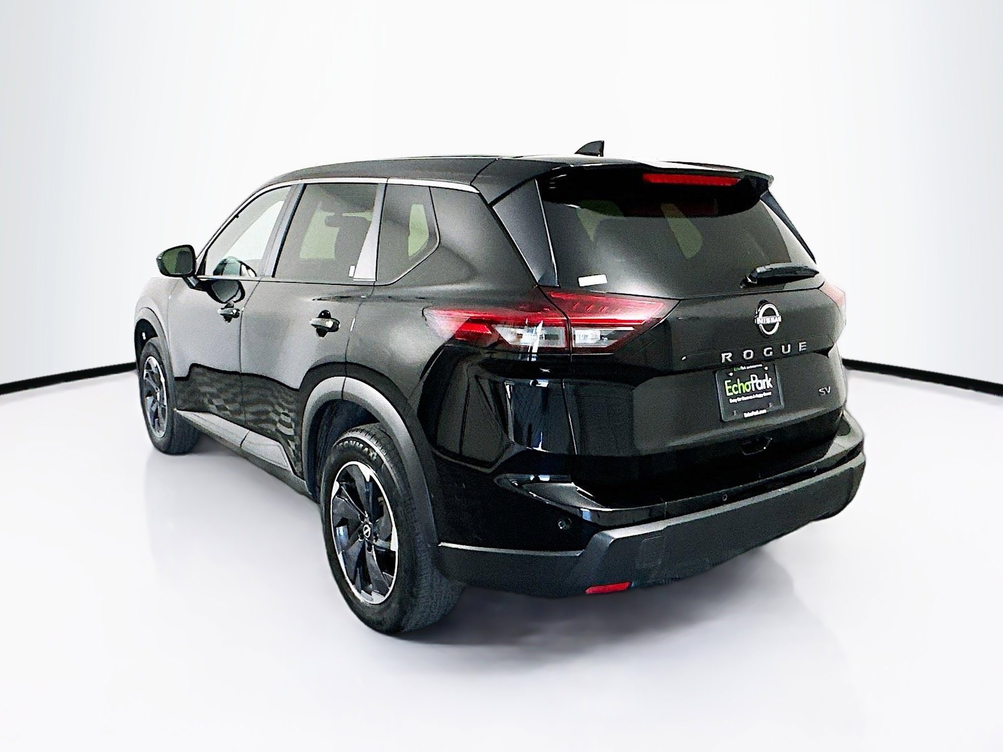 Used 2024 Nissan Rogue SV image 5