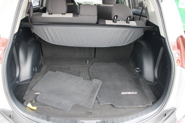 Used 2015 Toyota RAV4 LE FWD image 7