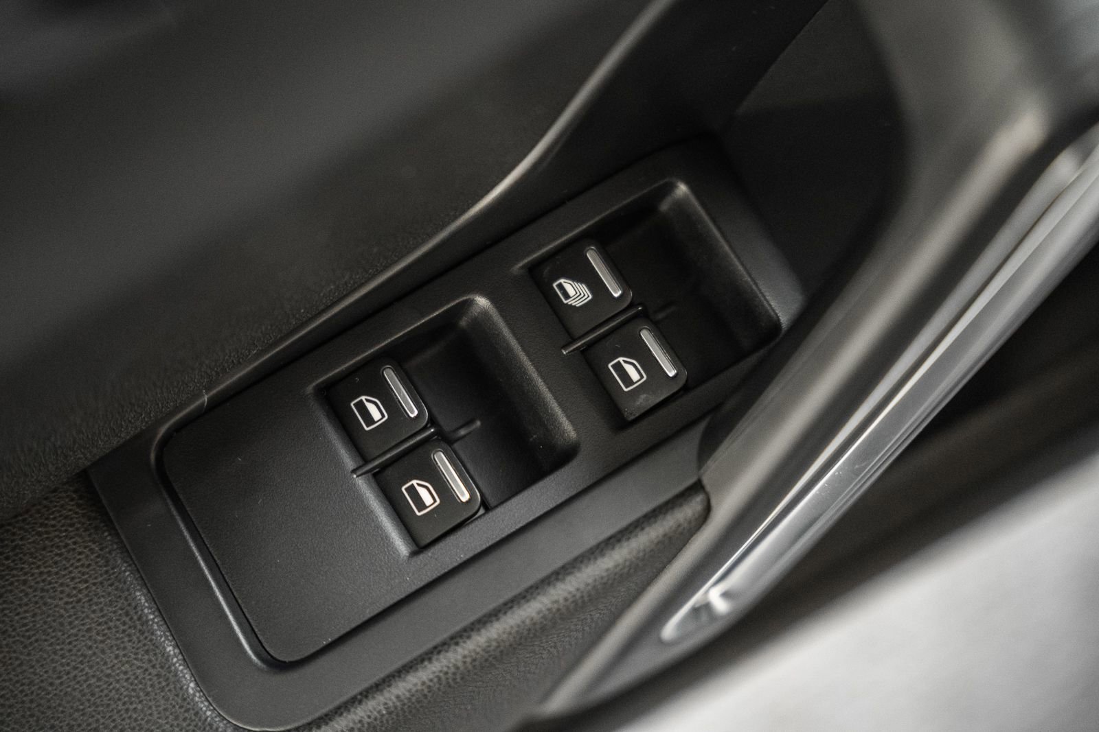 Used 2014 Volkswagen Beetle 2.5 image 37