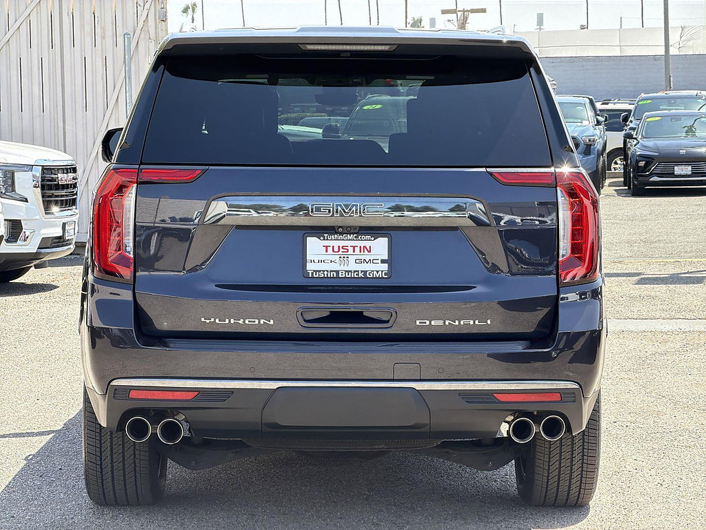 Used 2023 GMC Yukon Denali Ultimate AWD/4WD image 6