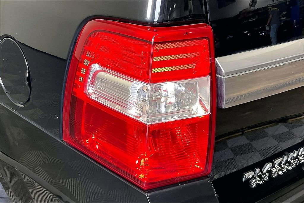 Used 2016 Ford Expedition Platinum RWD image 42
