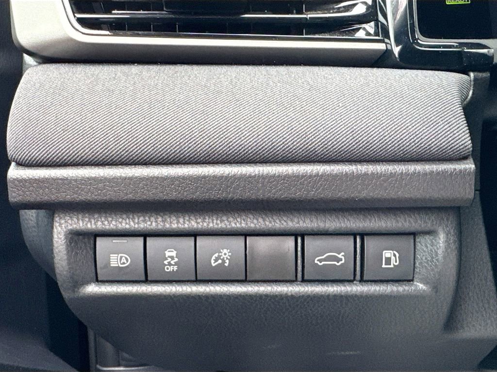 Used 2025 Toyota Camry LE image 23