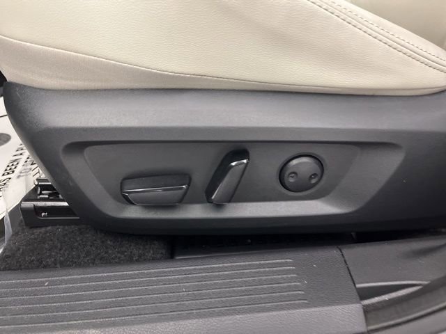 Used 2025 Nissan Rogue SL image 31