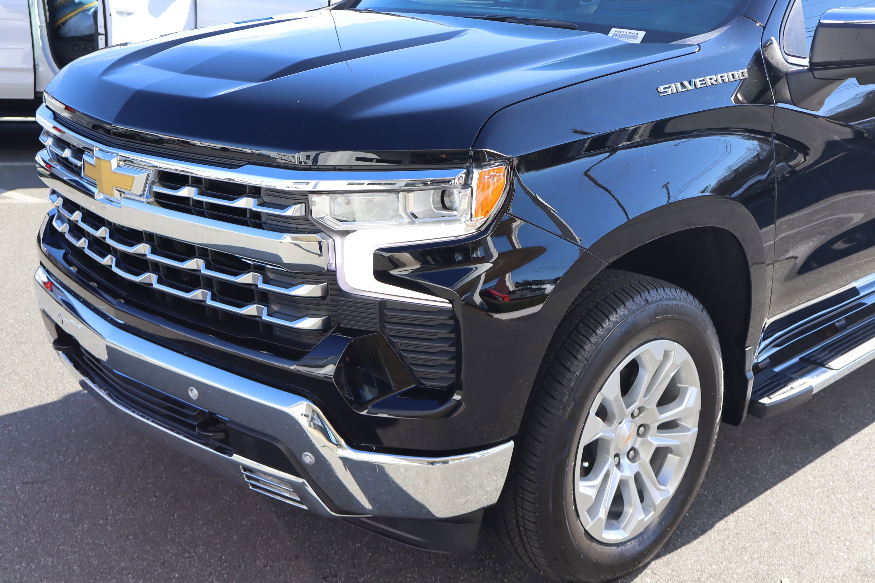 Used 2024 Chevrolet Silverado 1500 LTZ w/ Technology Package image 6