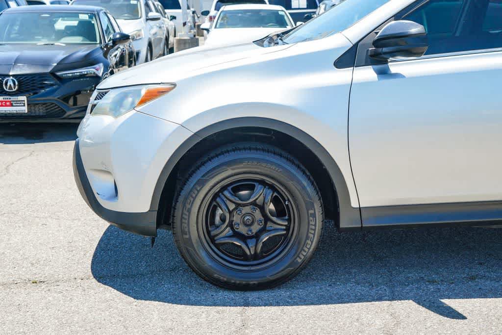 Used 2014 Toyota RAV4 LE FWD image 9
