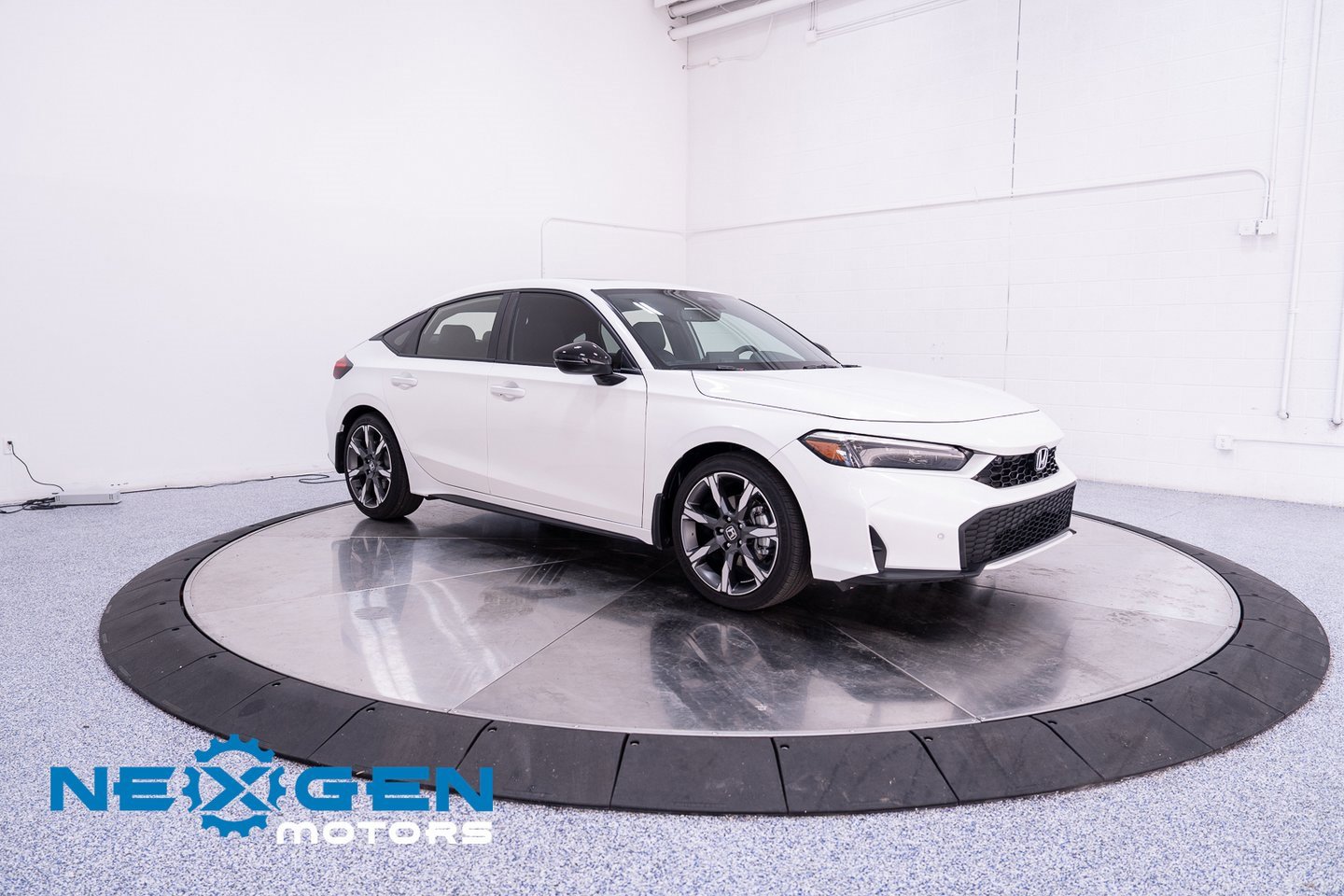 Used 2025 Honda Civic Sport Touring image 2