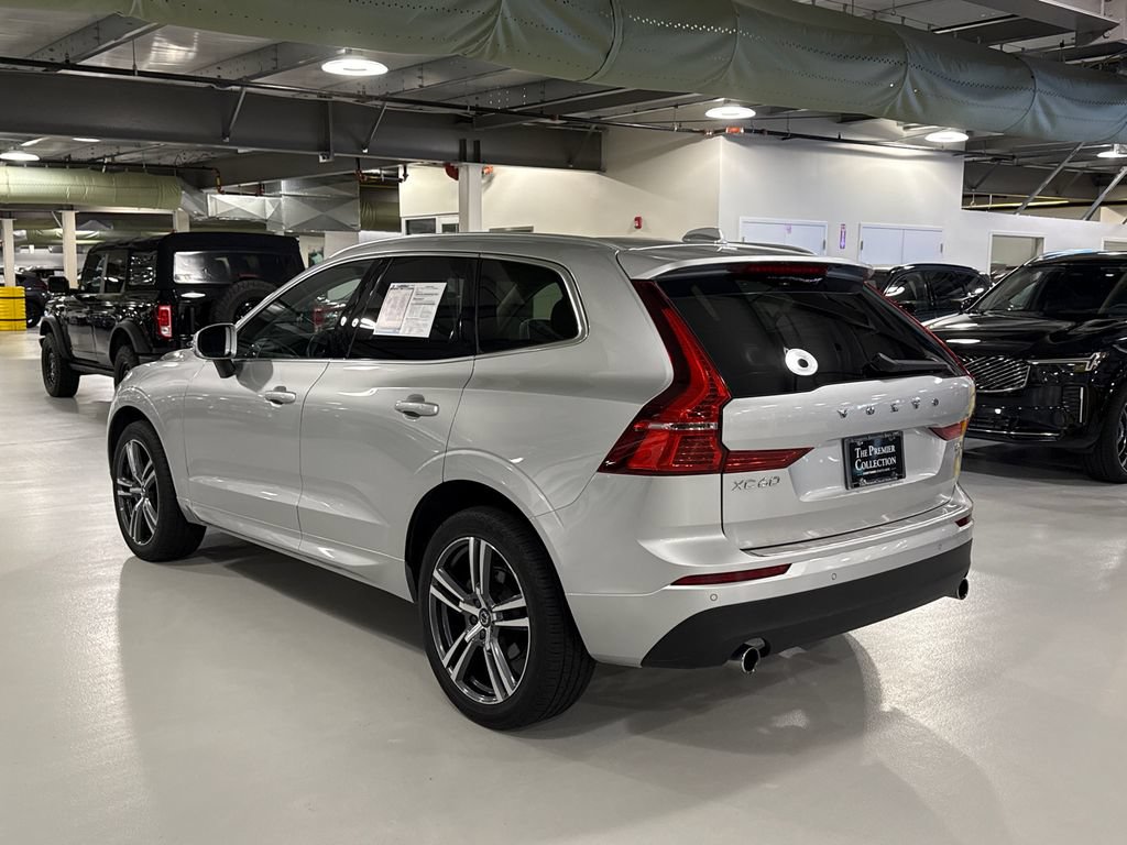 Used 2021 Volvo XC60 T5 Momentum w/ Advanced Package AWD/4WD image 4