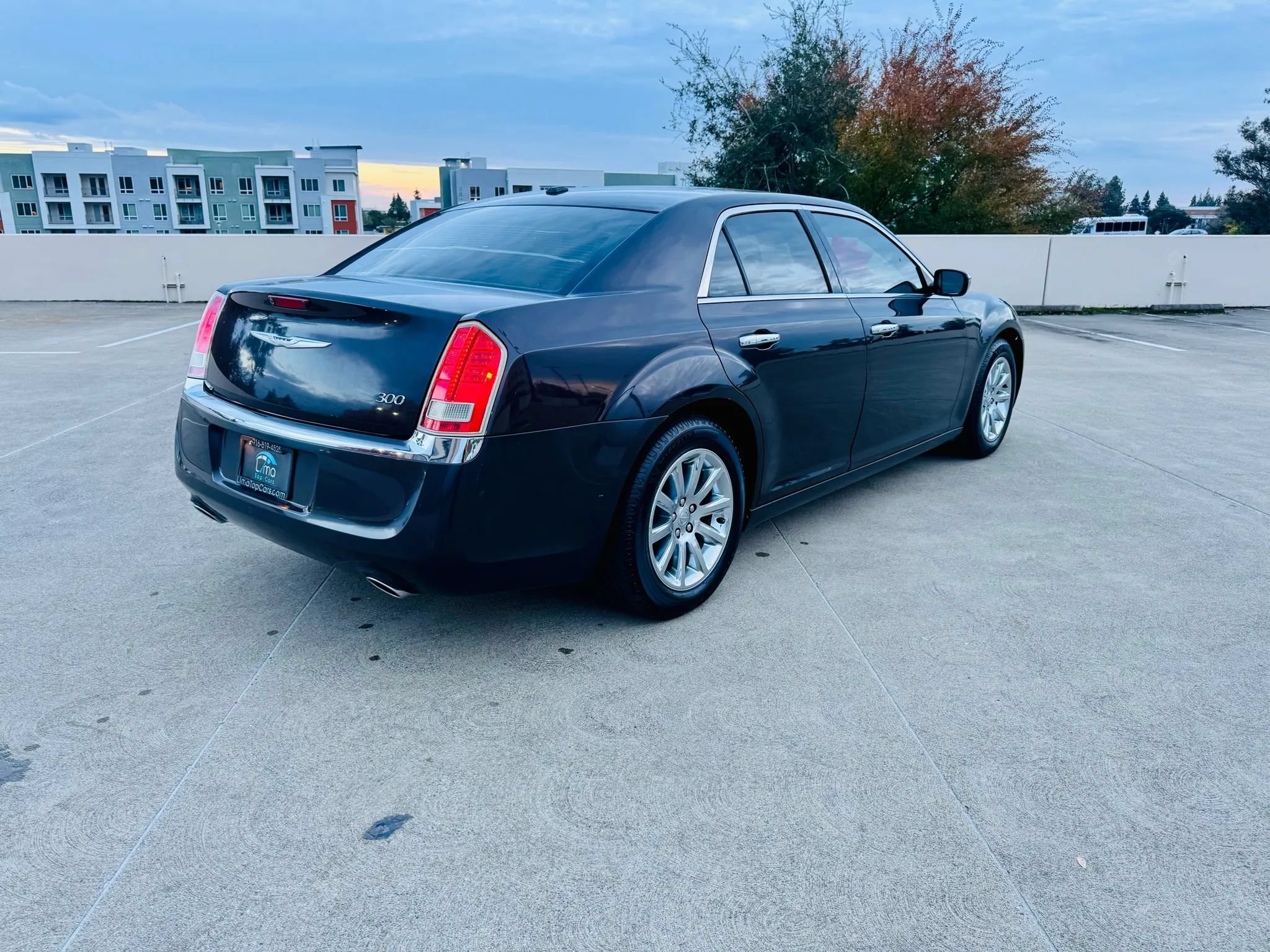 Used 2012 Chrysler 300 Limited RWD image 12