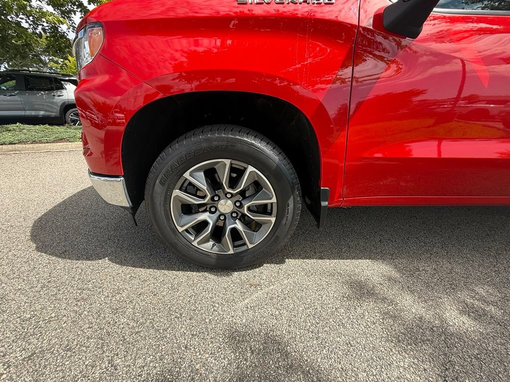 Used 2022 Chevrolet Silverado 1500 LT AWD/4WD image 33