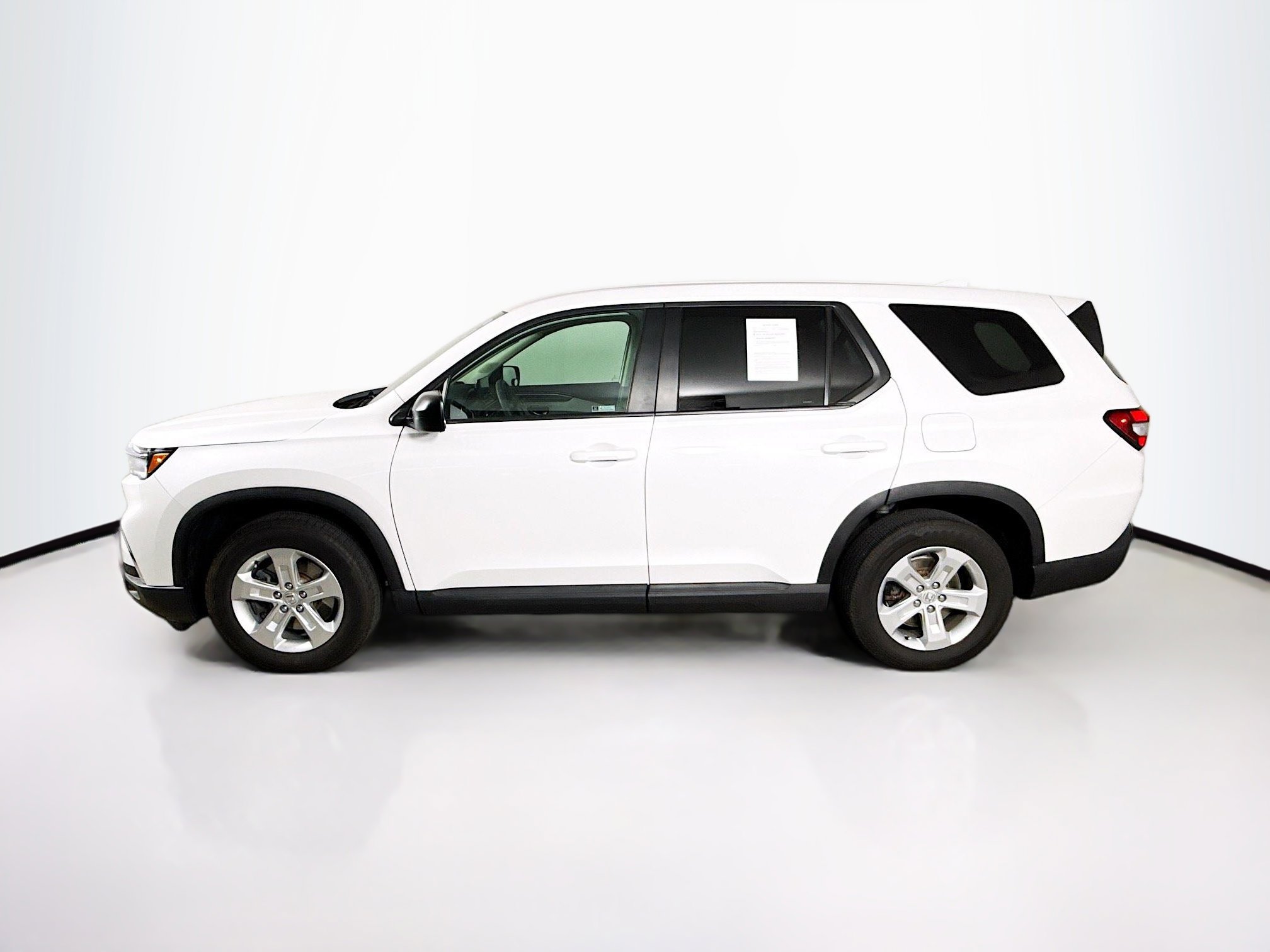 Used 2024 Honda Pilot LX image 7