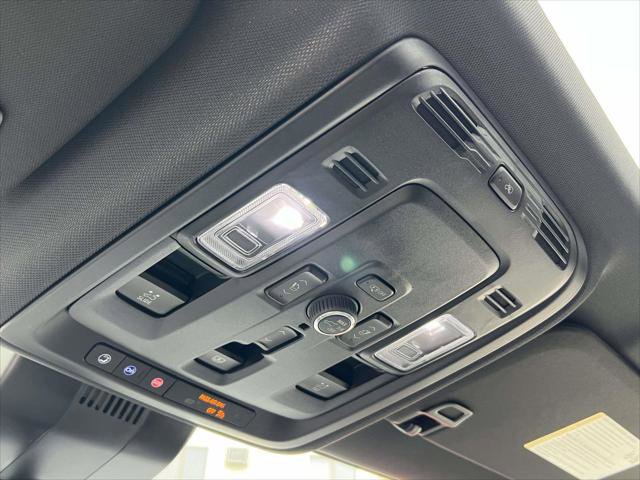 Used 2025 Chevrolet Suburban Premier image 34