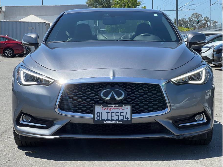 Used 2019 INFINITI Q60 3.0t Luxe RWD image 2