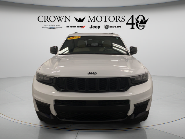 Used 2023 Jeep Grand Cherokee L Limited w/ Black Appearance Package AWD/4WD image 10