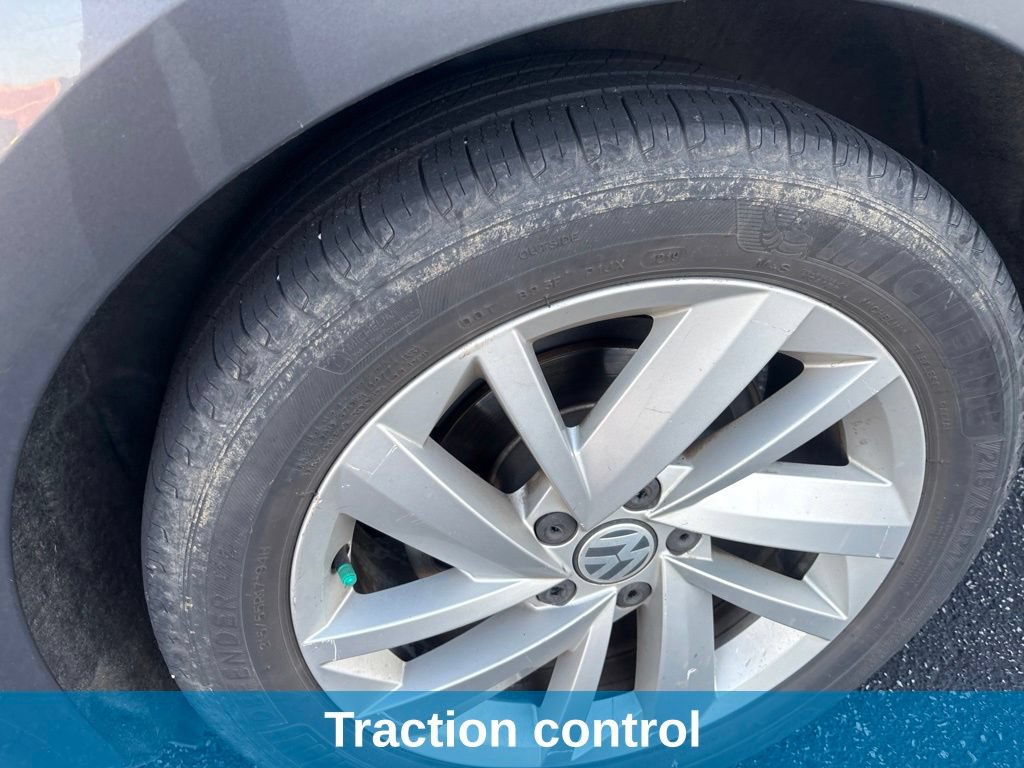 Used 2018 Volkswagen Passat 2.0T SE FWD image 6