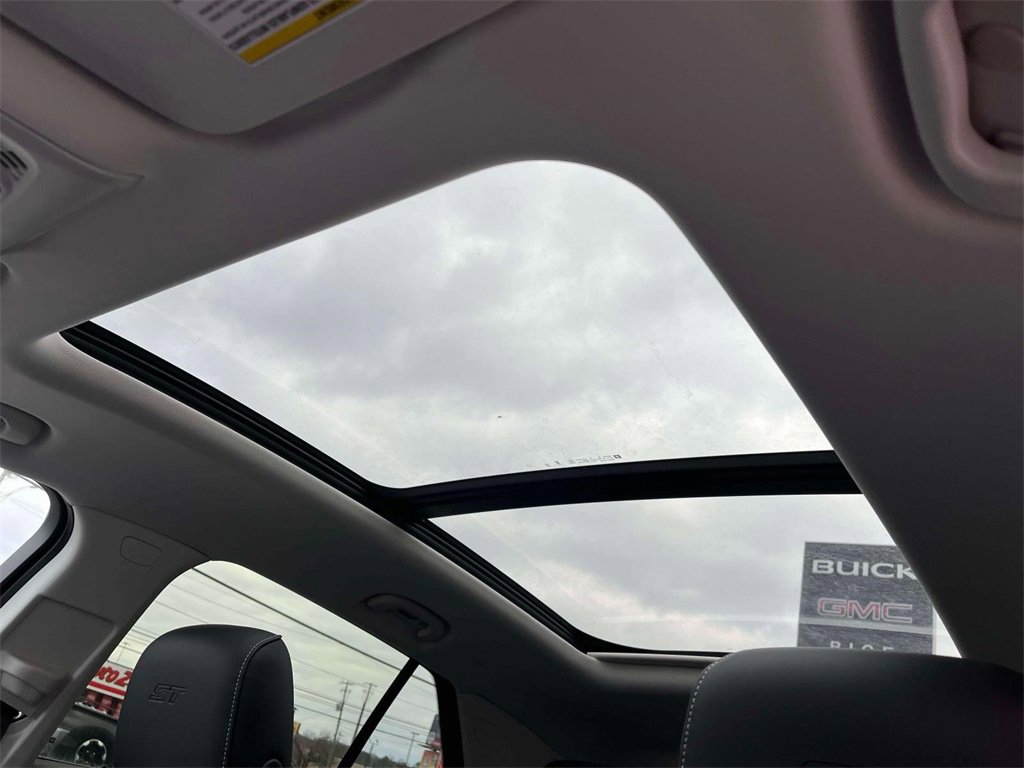 New 2026 Buick Envision Sport Touring image 32