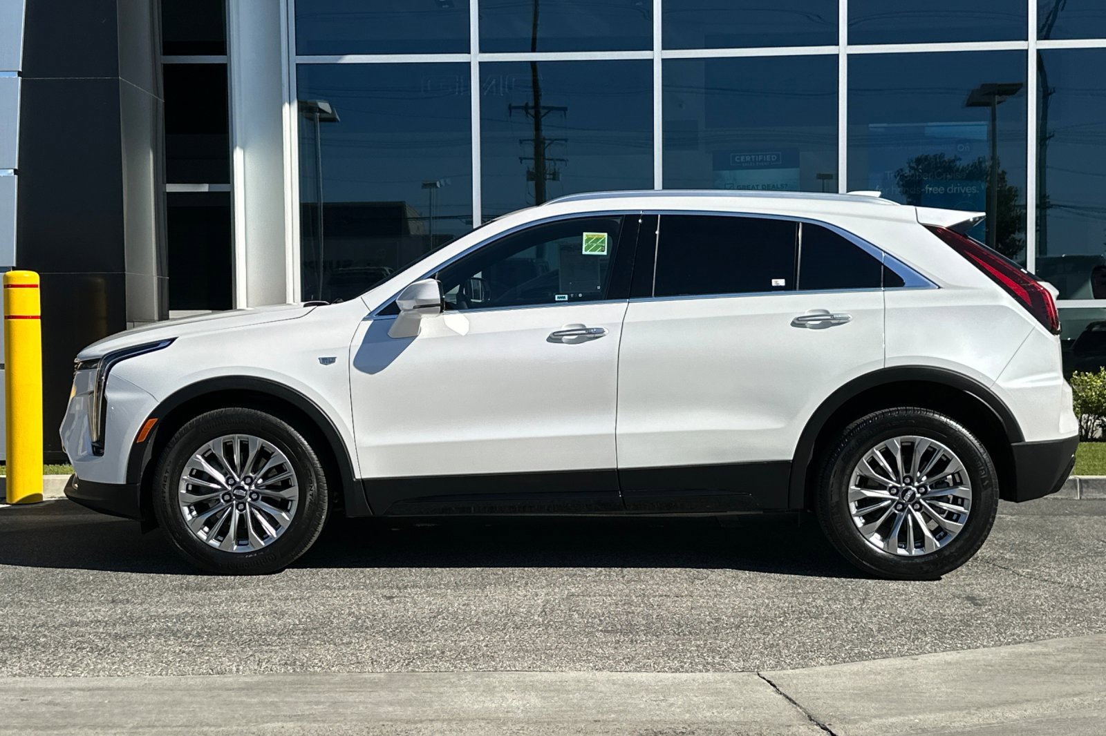Used 2024 Cadillac XT4 Premium Luxury image 7