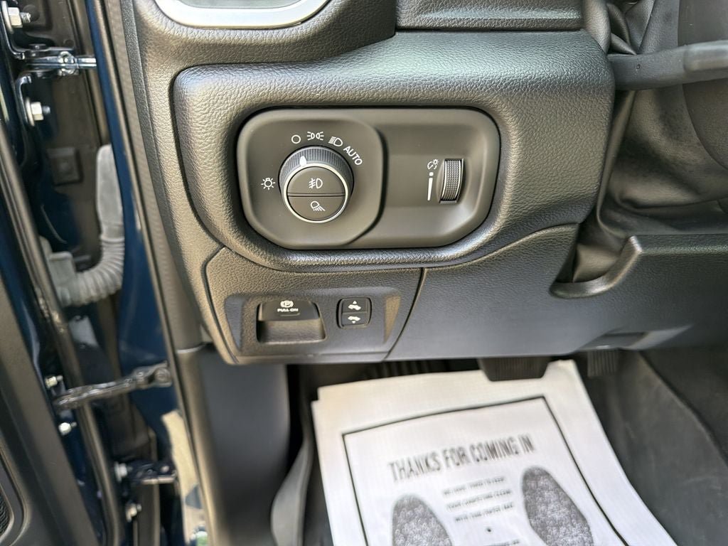 Used 2022 RAM 1500 Big Horn AWD/4WD image 17
