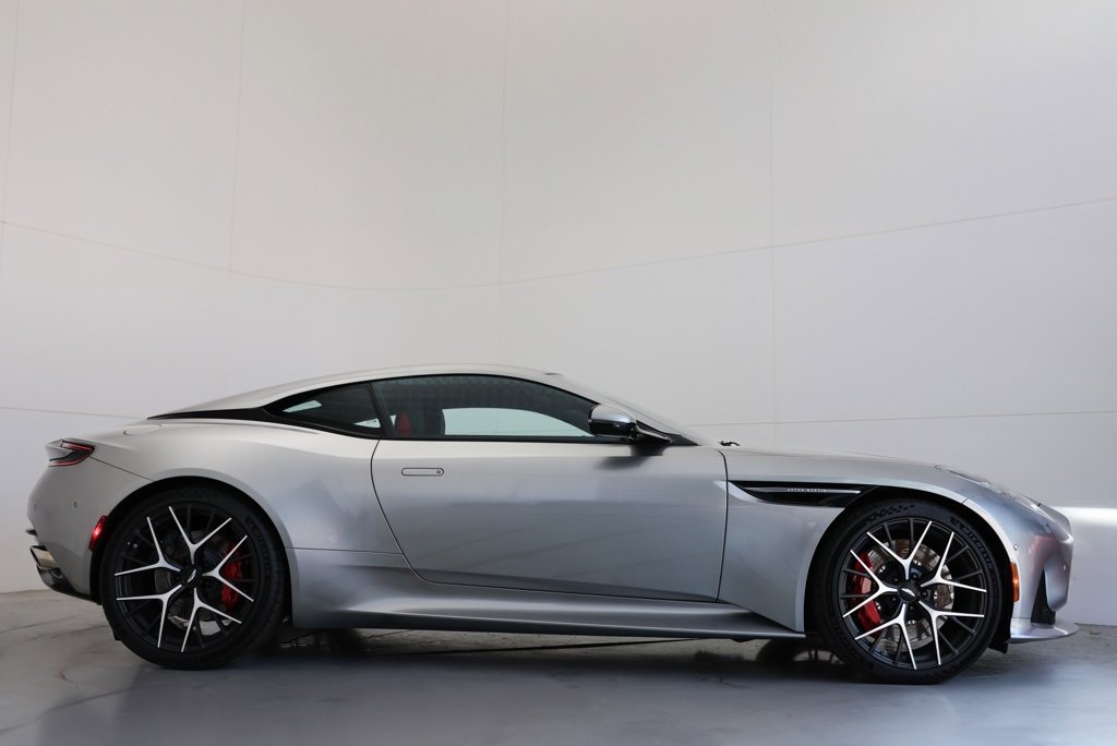 Used 2025 Aston Martin DB12 Coupe image 3