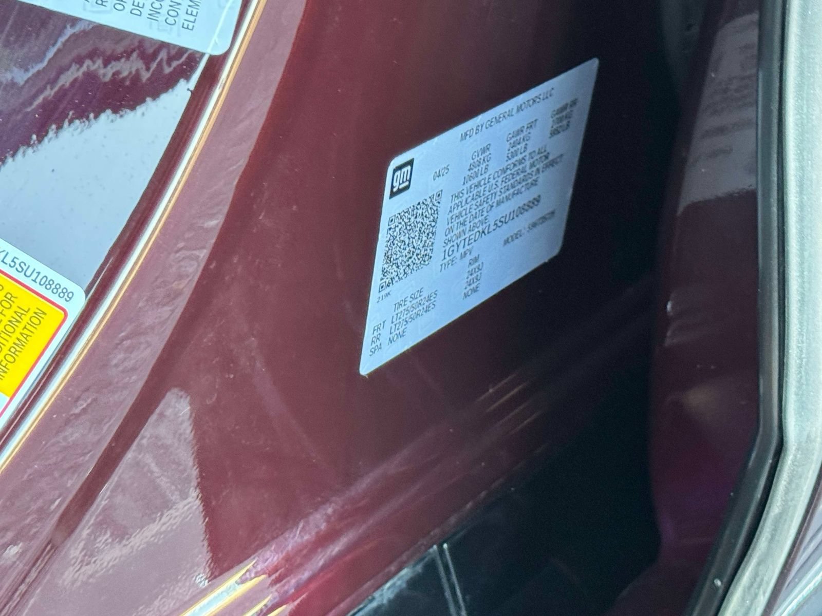 Certified 2025 Cadillac Escalade IQ Luxury 2 w/ LPO, Premium Carpet Package AWD/4WD image 31