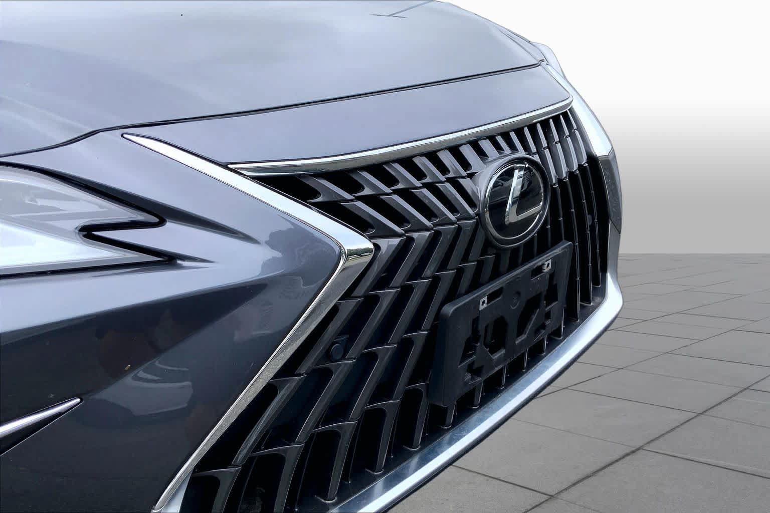 Used 2024 Lexus ES 350 w/ Premium Package FWD image 30