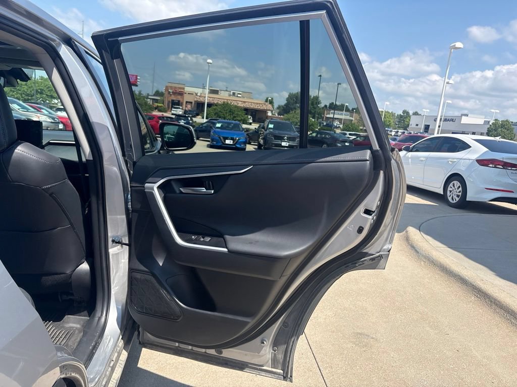 Used 2025 Toyota RAV4 Limited w/ Advanced Technology Package AWD/4WD image 33