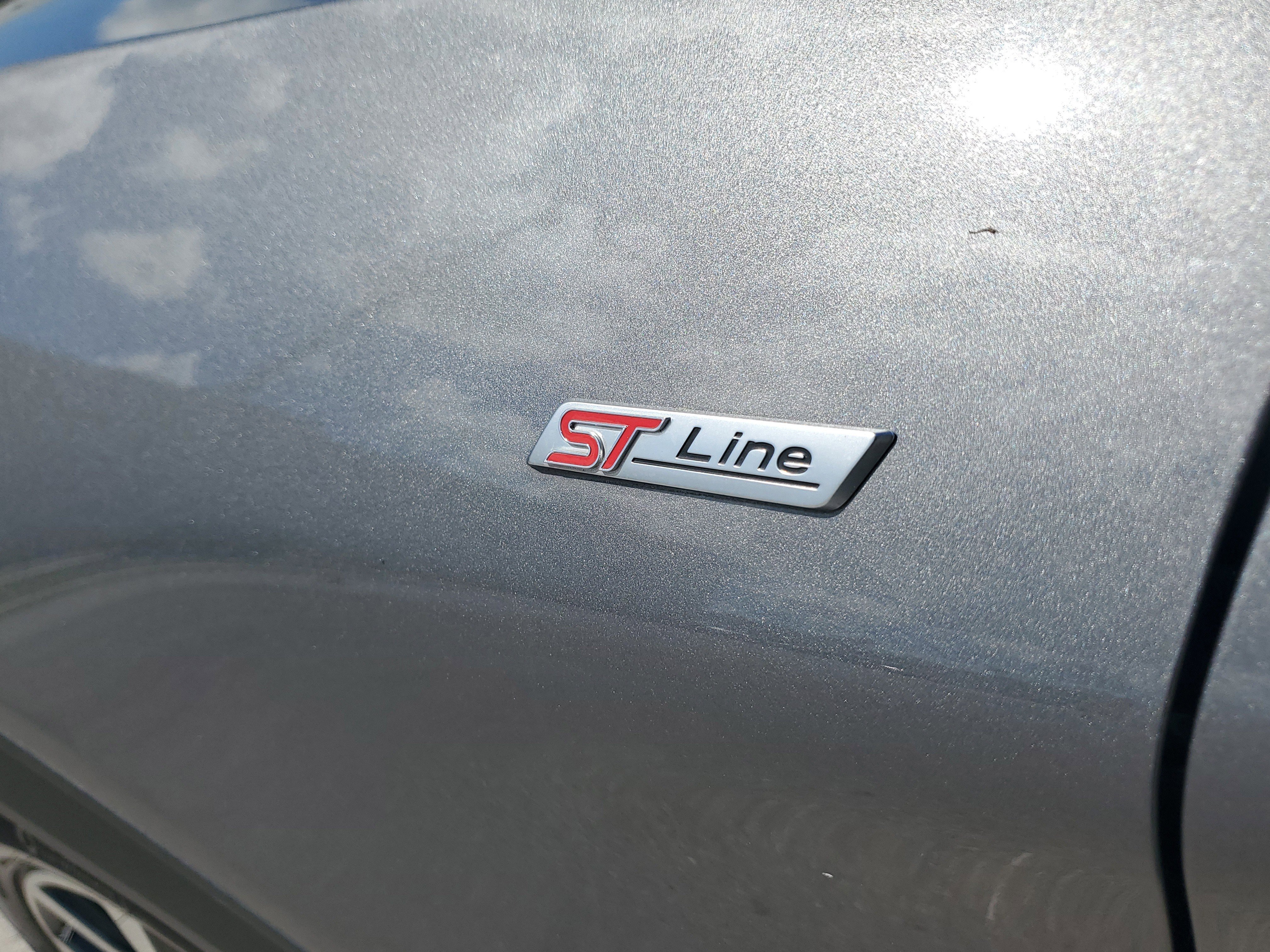 Used 2022 Ford Explorer ST-Line image 32