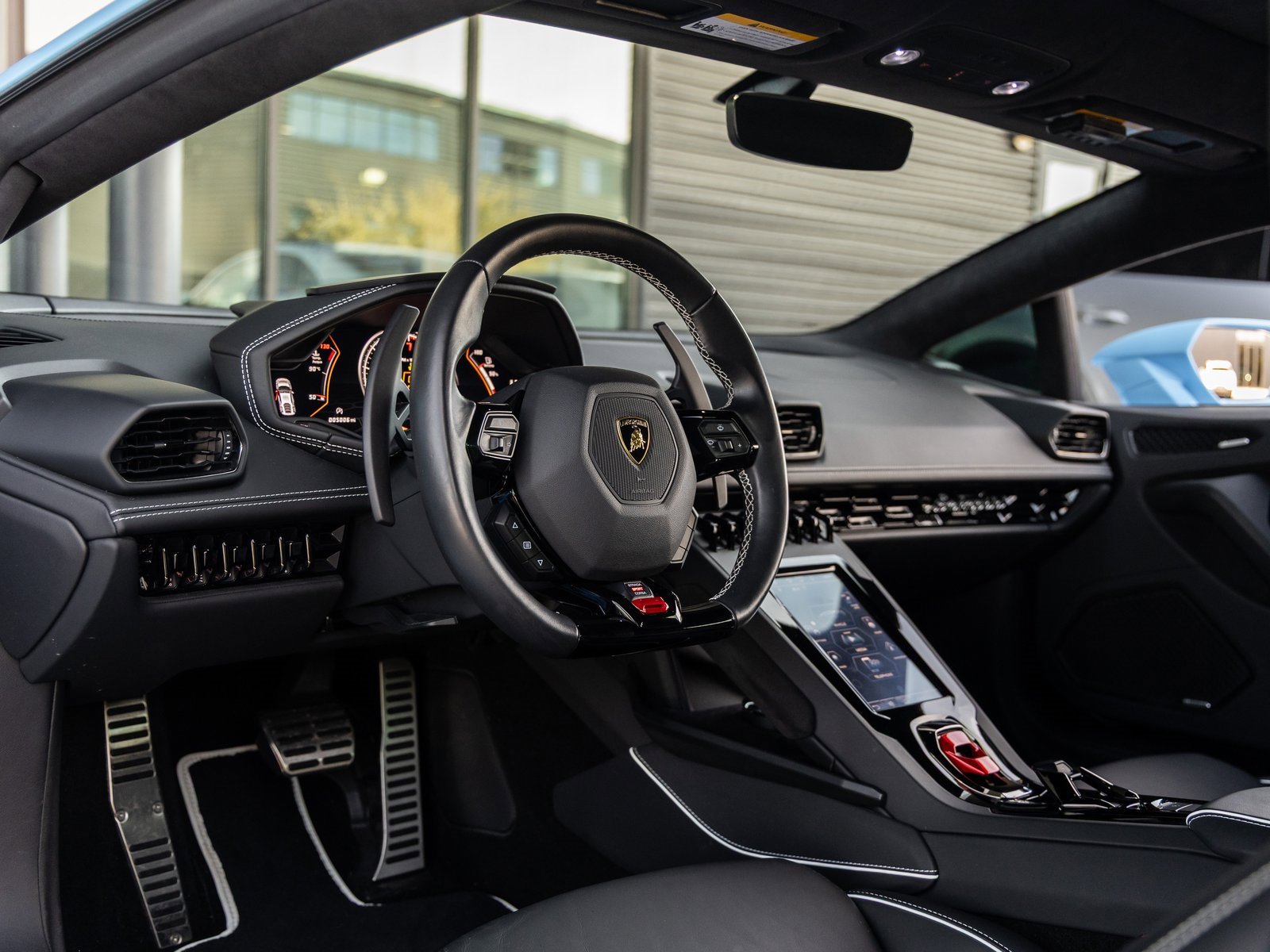 Used 2023 Lamborghini Huracan EVO image 32