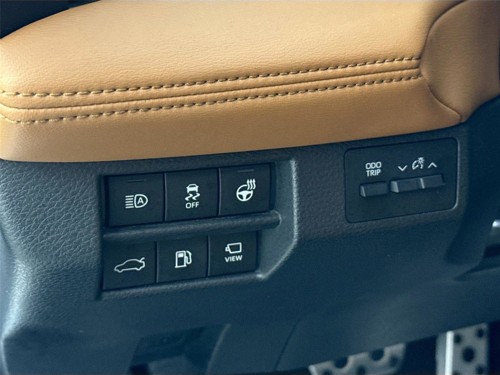 Certified 2022 Toyota Avalon Touring w/ Advanced Safety Package image 16