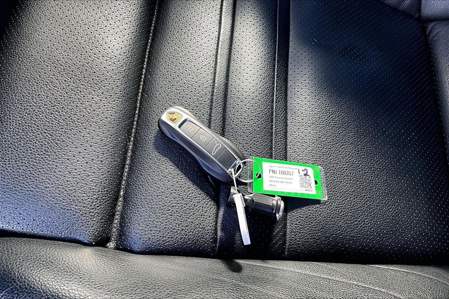 Used 2022 Porsche Panamera image 11