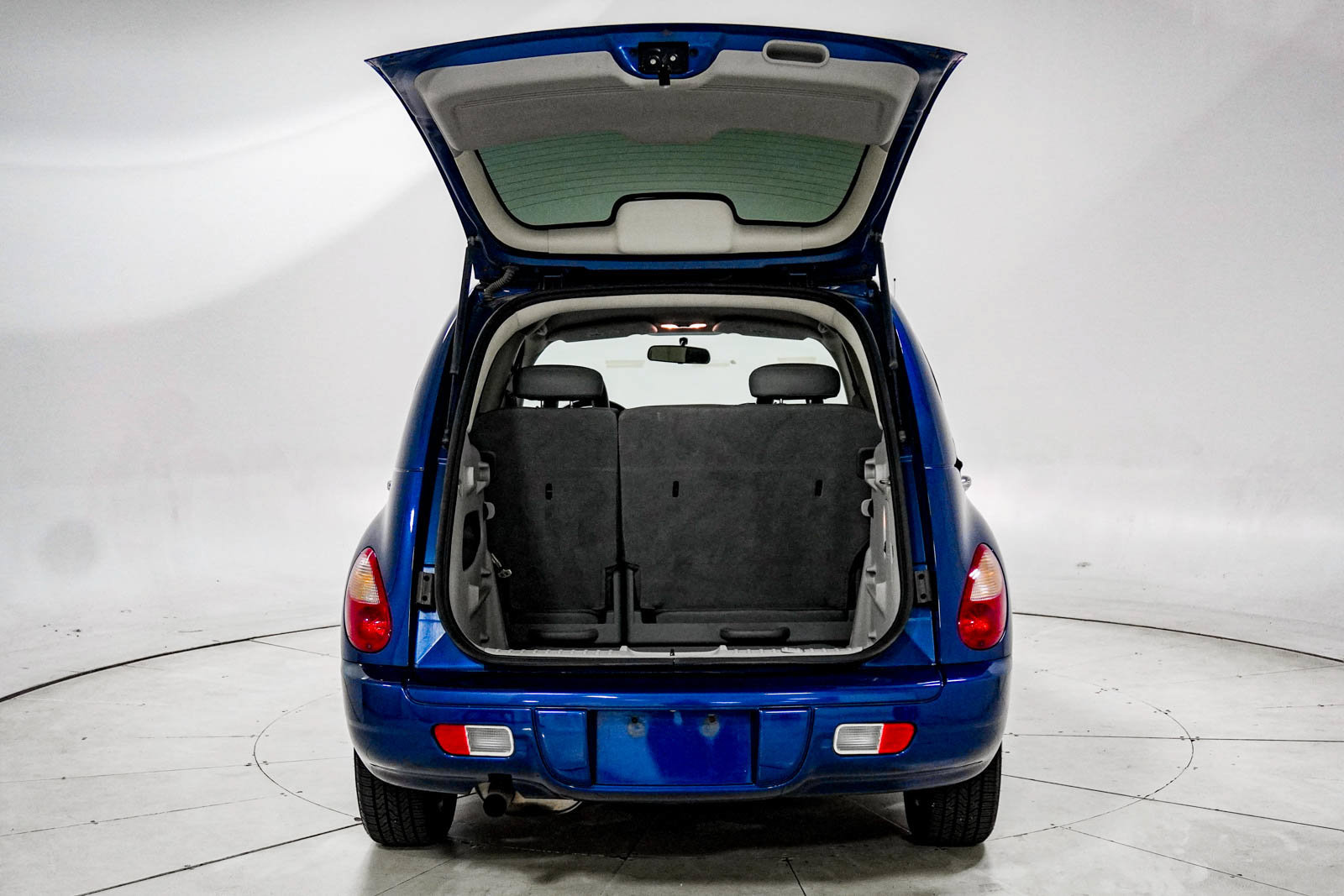 Used 2010 Chrysler PT Cruiser FWD image 7