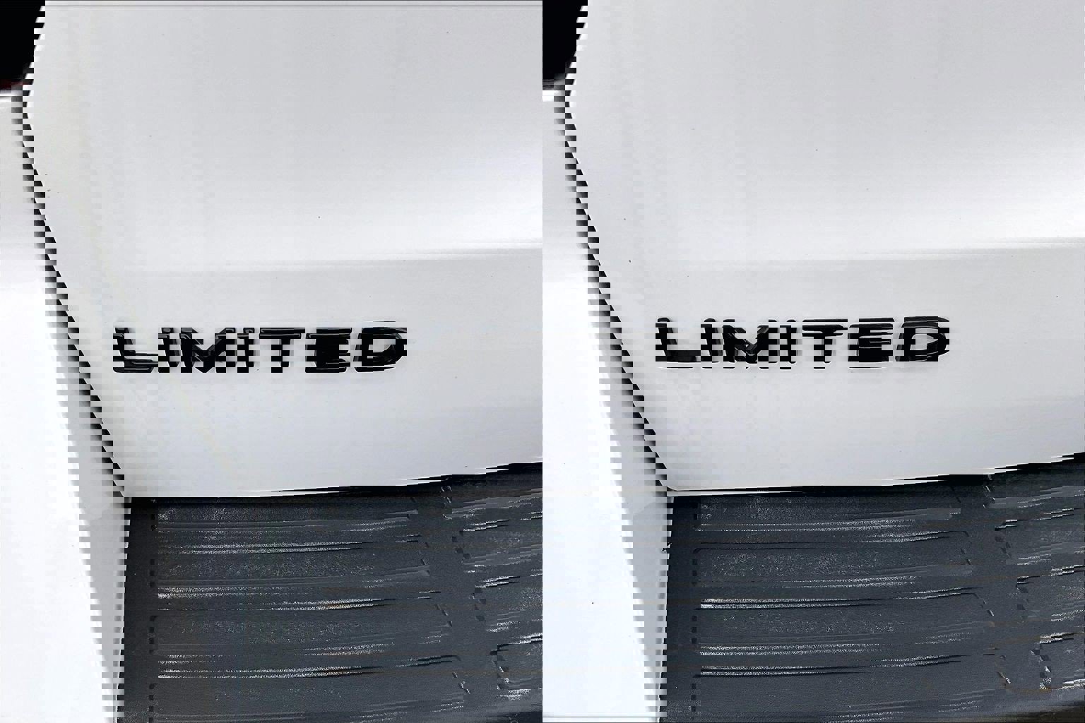 Used 2024 Ford Expedition Limited image 8