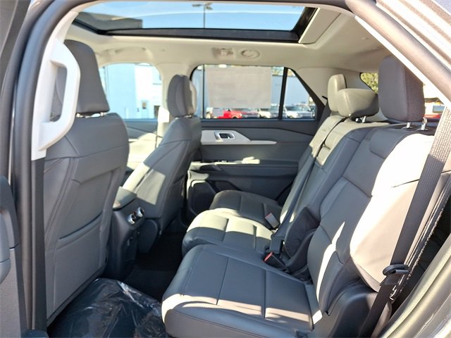 New 2026 Ford Explorer Active w/ Active Comfort Package image 6