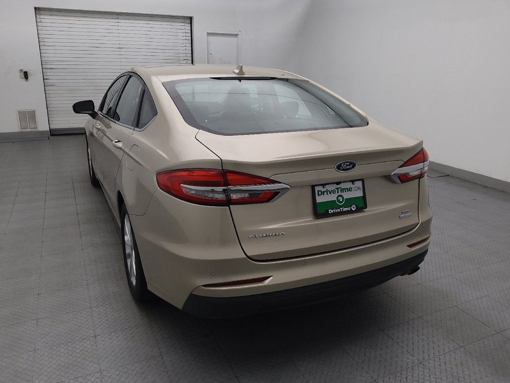 Used 2019 Ford Fusion SE FWD image 6