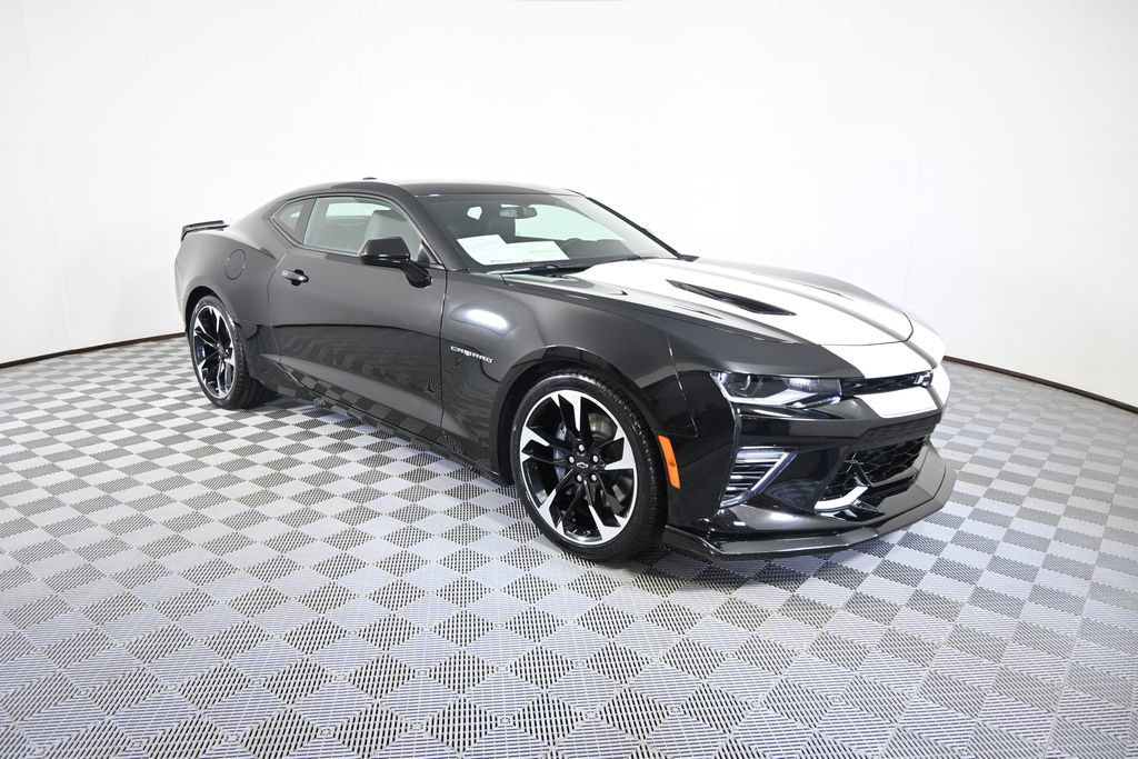 Used 2018 Chevrolet Camaro SS RWD image 9