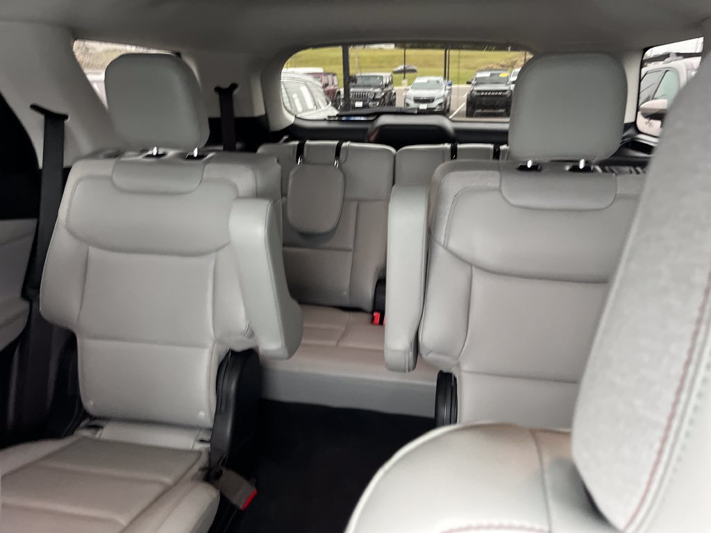 Used 2026 Ford Explorer Active w/ Active Comfort Package AWD/4WD image 13