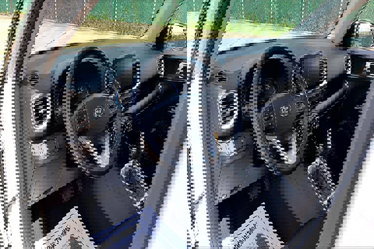 Used 2023 Hyundai Venue SEL w/ Cargo Package image 17