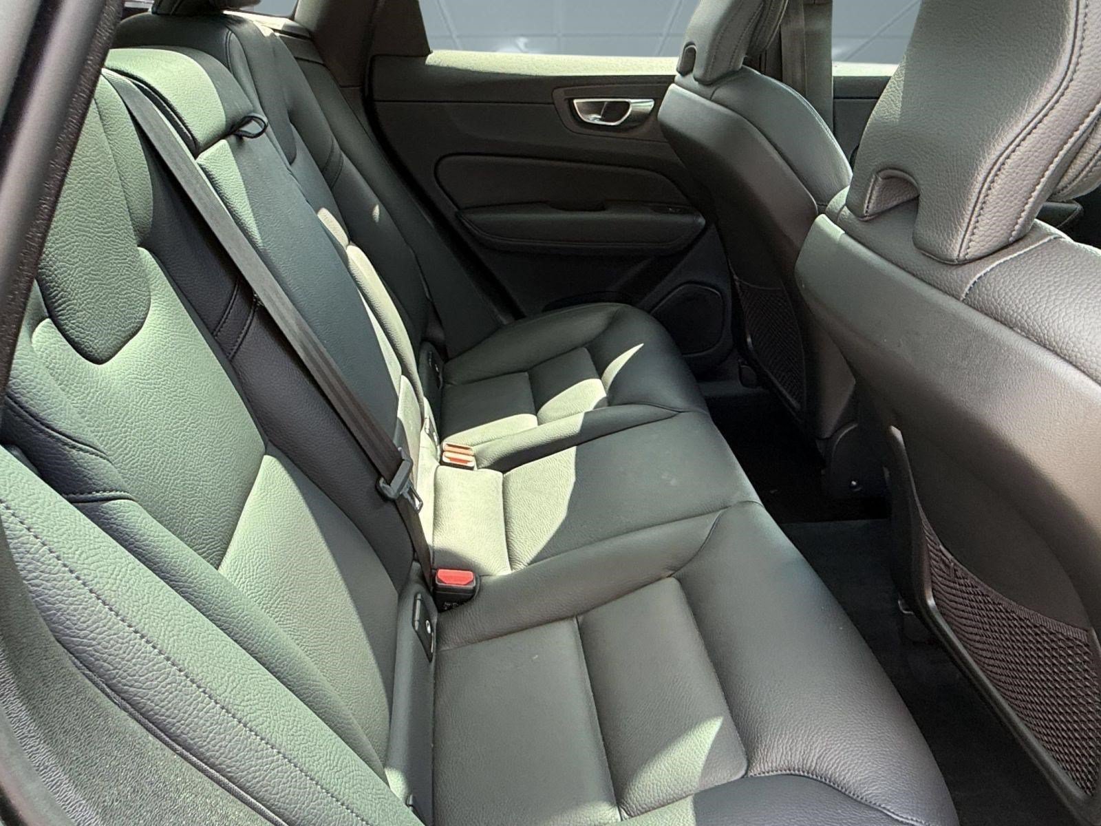Used 2023 Volvo XC60 B5 Plus w/ Climate Package AWD/4WD image 30