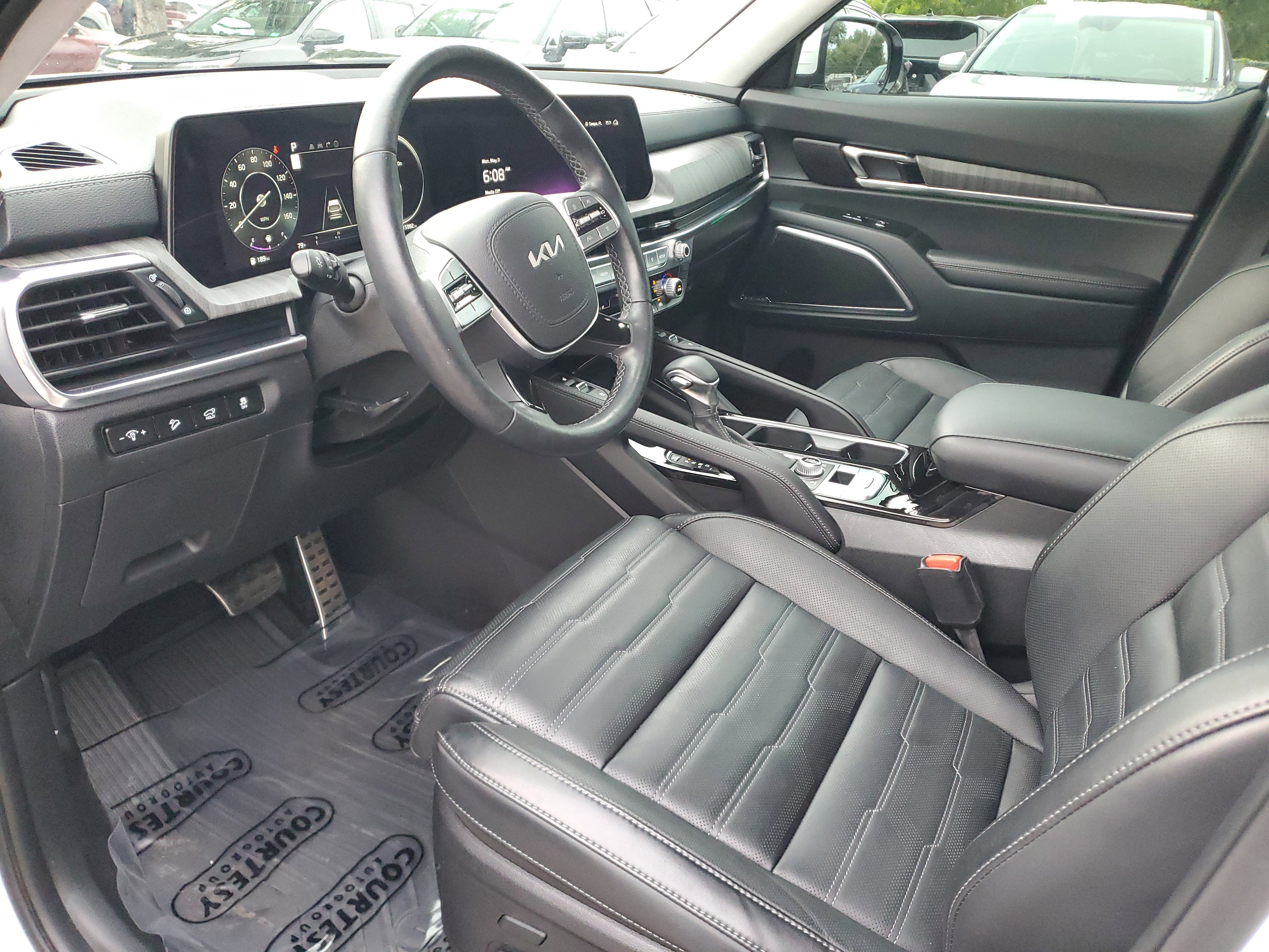 Used 2024 Kia Telluride SX Prestige w/ Towing Package AWD/4WD image 19