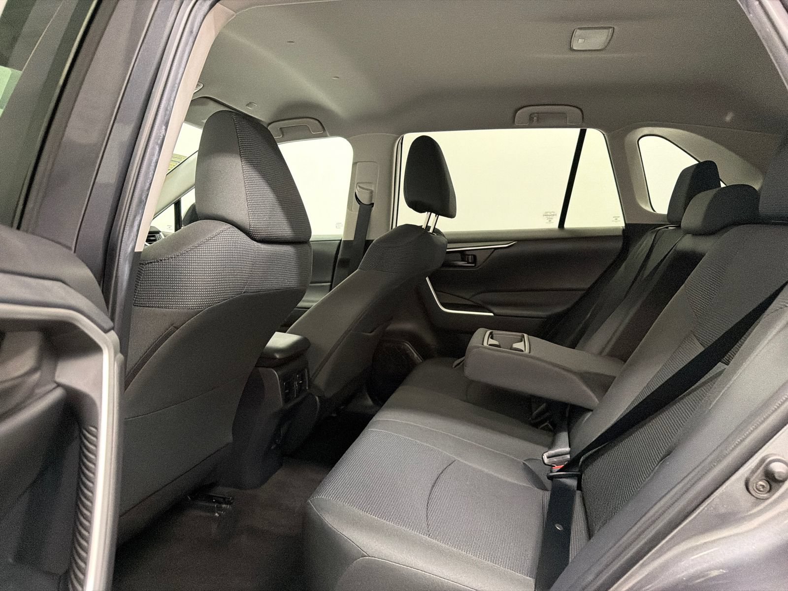 Used 2023 Toyota RAV4 LE AWD/4WD image 14