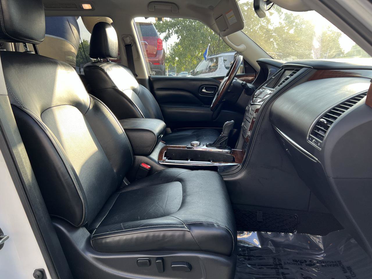 Used 2019 INFINITI QX80 Luxe w/ 22" Wheel Package AWD/4WD image 16