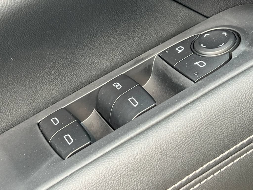 Used 2025 GMC Terrain Elevation w/ Elevation Premium Package AWD/4WD image 17