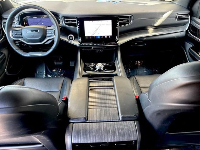 Used 2023 Jeep Wagoneer L Series II image 16