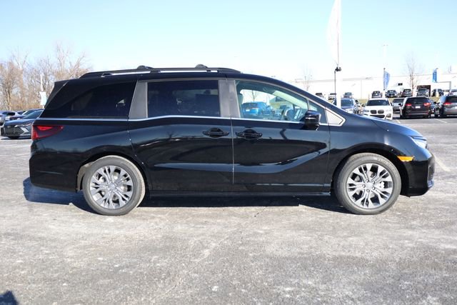 New 2026 Honda Odyssey Touring image 4