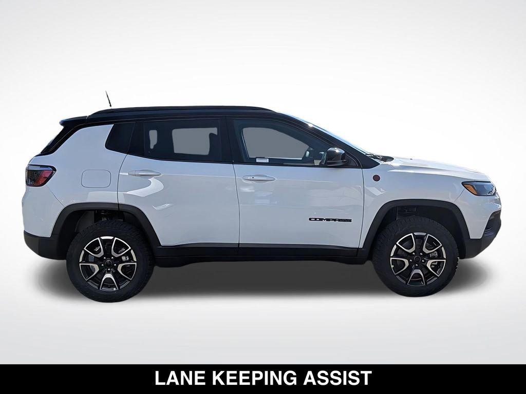 New 2026 Jeep Compass Trailhawk w/ Trailer Tow Group AWD/4WD image 9