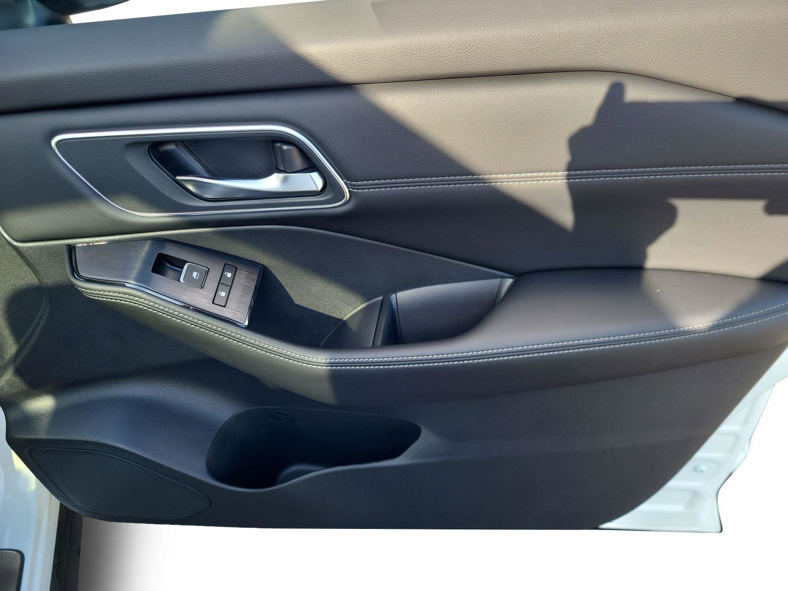 New 2026 Nissan Rogue Platinum w/ Tech Package image 15