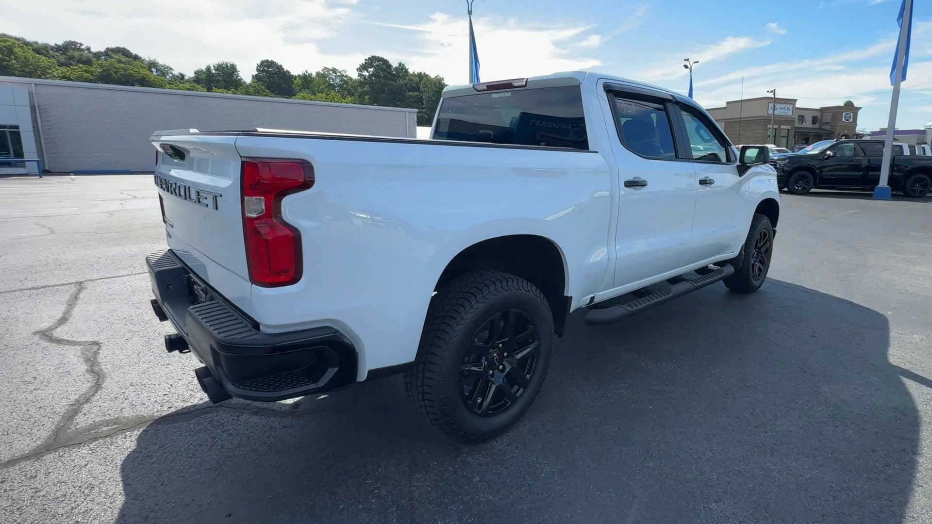 Used 2023 Chevrolet Silverado 1500 LT Trail Boss w/ Protection Package AWD/4WD image 8